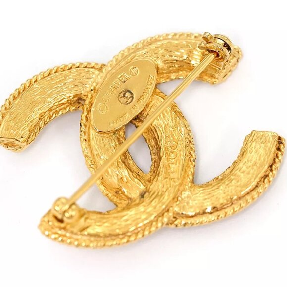 CHANEL CC Logo Vintage Brooch Gold Tone Pin Auth w/Box q1141-2 - Picture 7 of 15